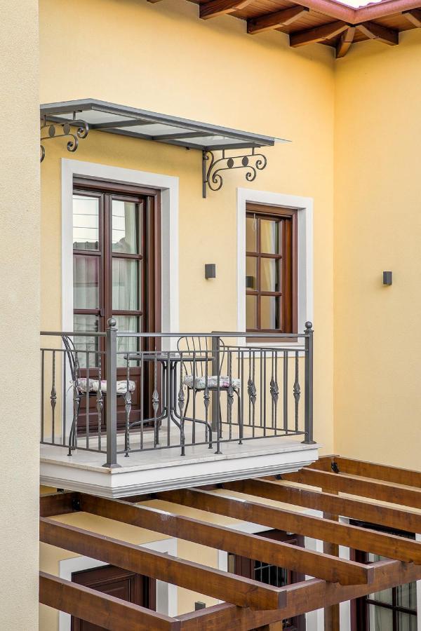 Petrou Suites Ioánina Exterior foto